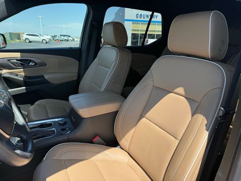 Used 2022 Chevrolet Traverse Premier image 20