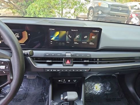 Used 2025 Kia K4 LXS image 15