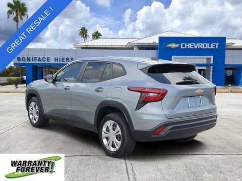 Used 2024 Chevrolet Trax LS w/ Driver Confidence Package FWD image 3