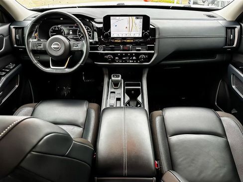 Used 2023 Nissan Pathfinder SL image 29