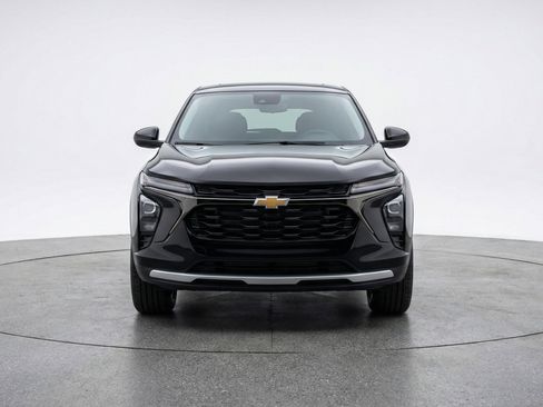 Used 2025 Chevrolet TrailBlazer LT image 2