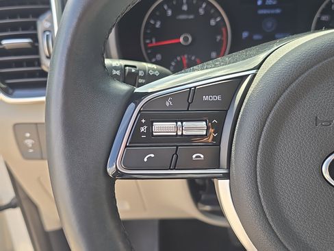 Certified 2022 Kia Sportage EX w/ EX Technology Package FWD image 32