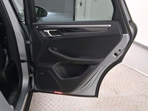 New 2025 Porsche Macan image 37