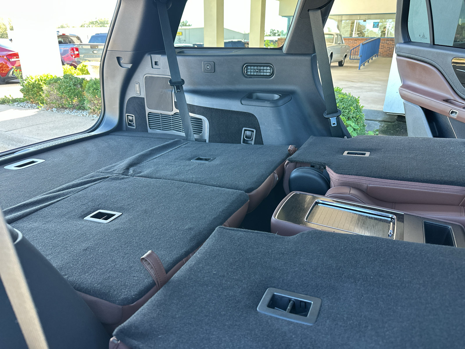 Used 2025 Lincoln Aviator Reserve w/ Jet Appearance Package AWD/4WD image 39