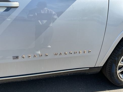 Used 2025 Jeep Grand Wagoneer L Series III image 29