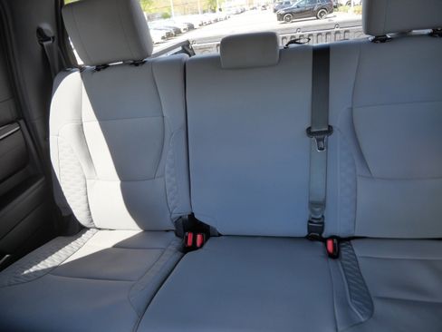 Used 2025 Toyota Tundra SR5 AWD/4WD image 14