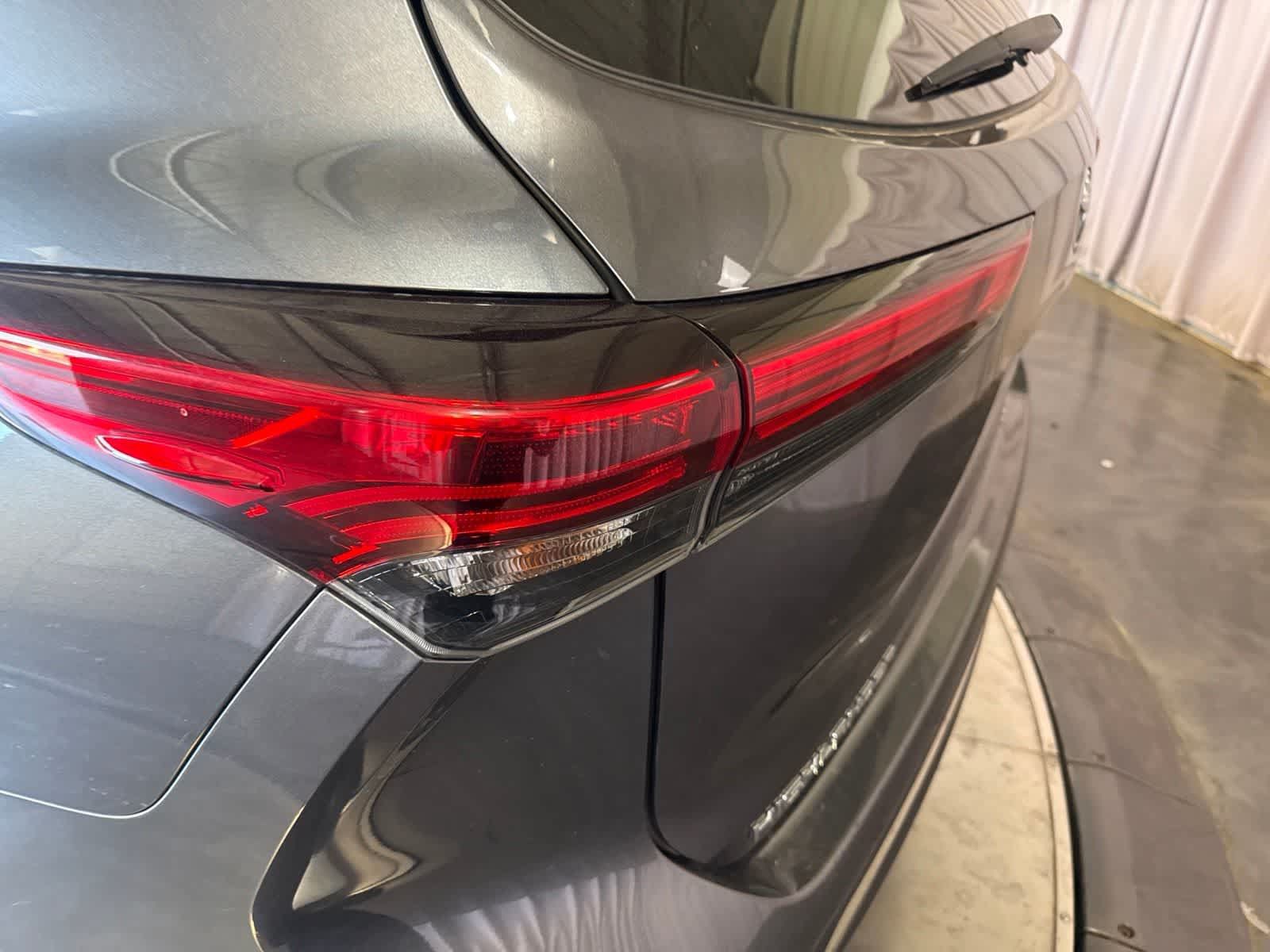Used 2020 Toyota Highlander Limited AWD/4WD image 11