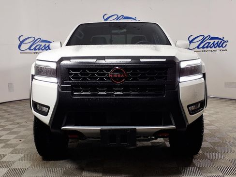 Used 2025 Nissan Frontier PRO-4X w/ Pro Convenience Package AWD/4WD image 3