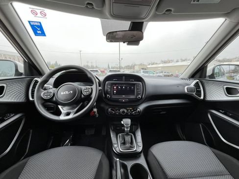 Used 2025 Kia Soul LX w/ LX Technology Package image 31