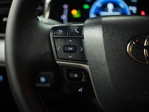 Used 2025 Toyota Camry SE image 26