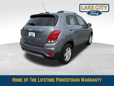 Used 2019 Chevrolet Trax LT w/ LT Convenience Package FWD image 7
