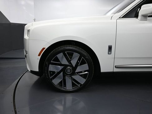 New 2026 Rolls-Royce Cullinan AWD/4WD image 12