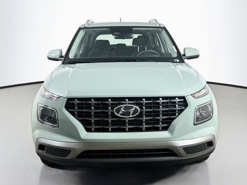 Used 2026 Hyundai Venue SEL FWD image 2
