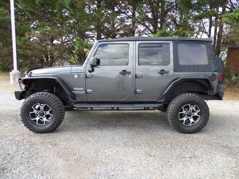 Used 2016 Jeep Wrangler Unlimited Sport w/ Quick Order Package 24S AWD/4WD image 2