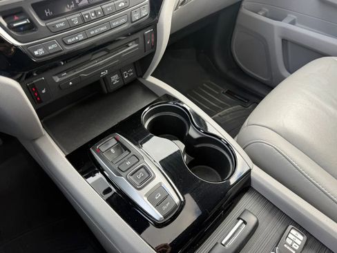 Used 2019 Honda Pilot Touring image 38