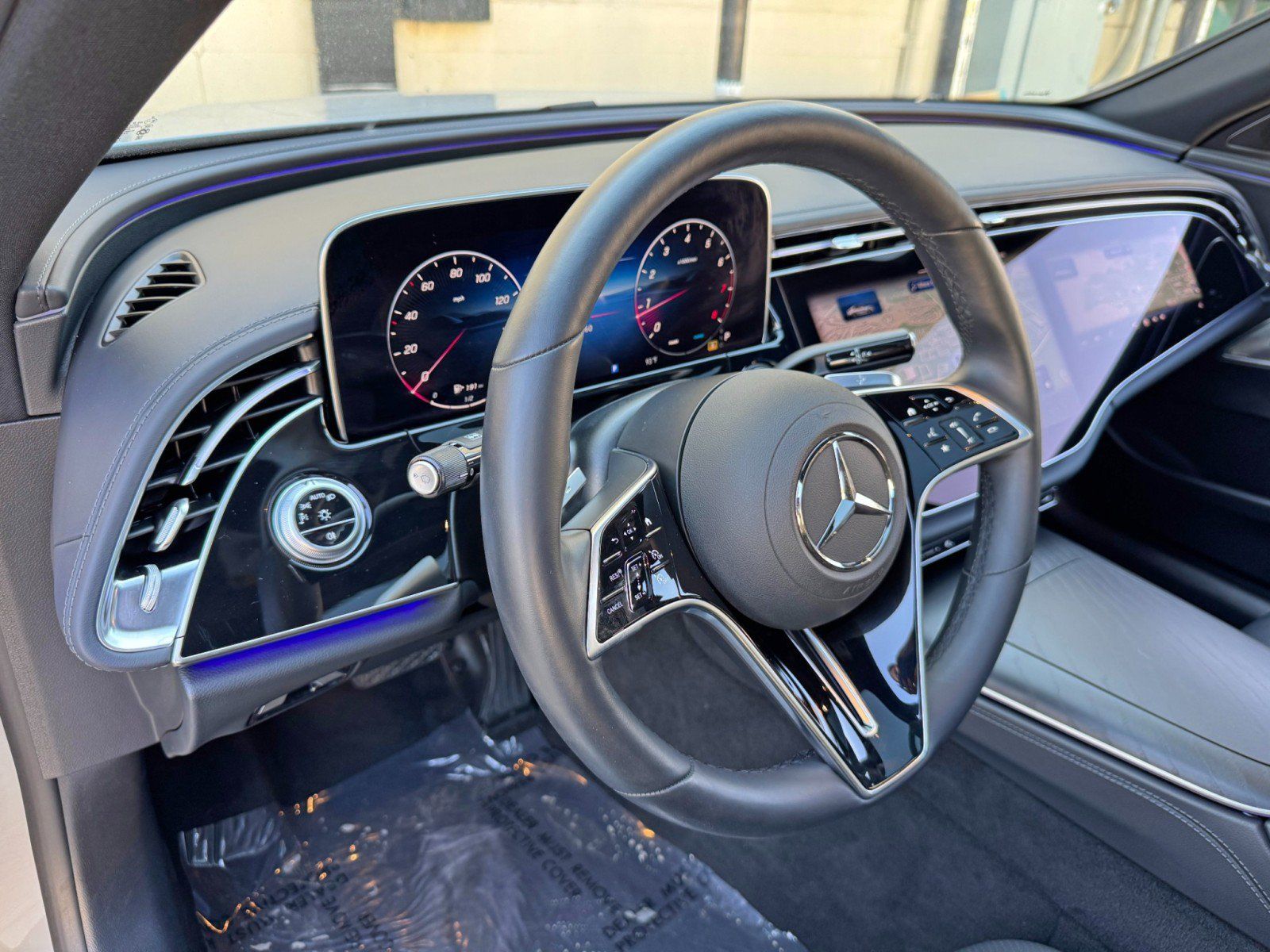 Used 2024 Mercedes-Benz E 450 4MATIC Sedan w/ MBUS Superscreen Package image 14