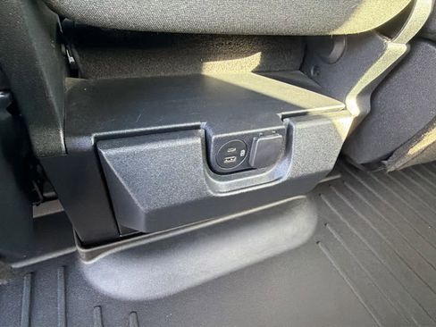 Used 2023 Ford F150 XLT AWD/4WD image 25