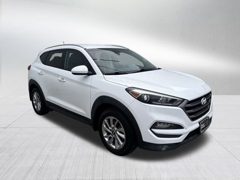 Used 2016 Hyundai Tucson SE w/ Option Group 02 image 3