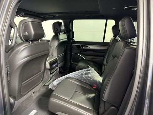 New 2026 Jeep Grand Wagoneer 4WD w/ Premium Group I image 29
