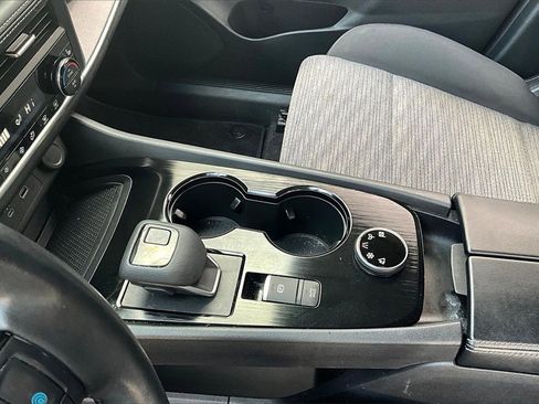 Used 2023 Nissan Rogue SV image 18