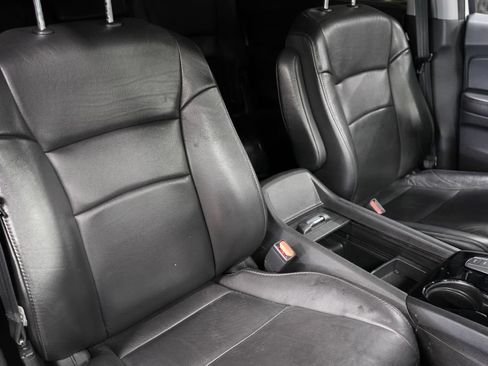 Used 2017 Honda Pilot Touring image 25