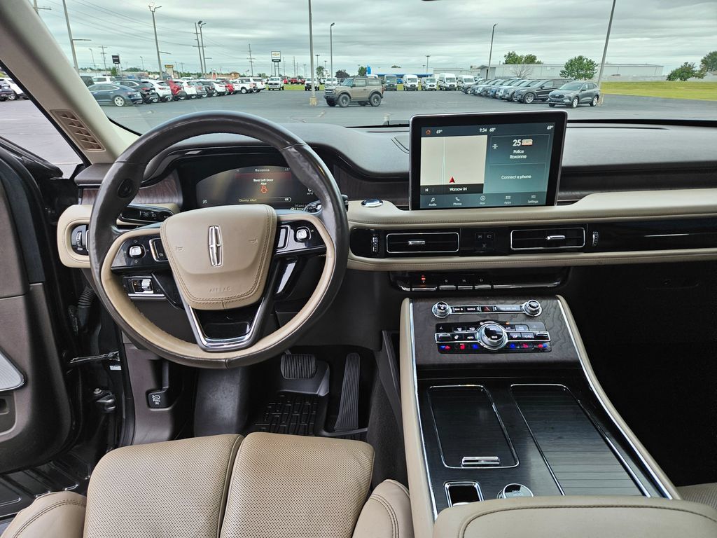 Used 2020 Lincoln Aviator Reserve w/ Equipment Group 201A AWD/4WD image 16