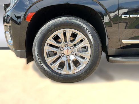 Used 2023 GMC Yukon XL Denali RWD image 11