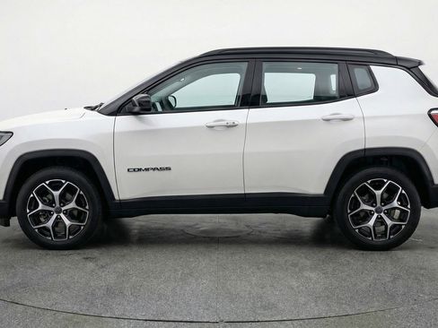 Used 2025 Jeep Compass Limited image 5