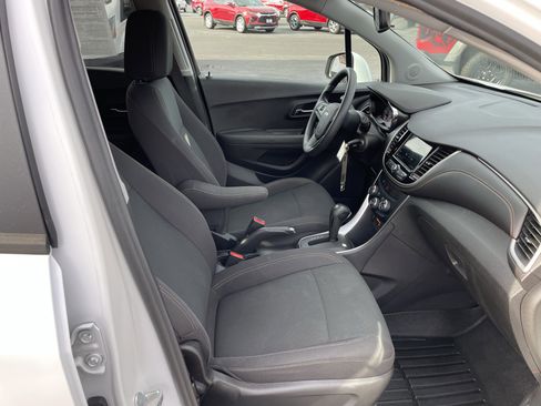 Used 2019 Chevrolet Trax LS w/ Tint and Cruise Package image 31