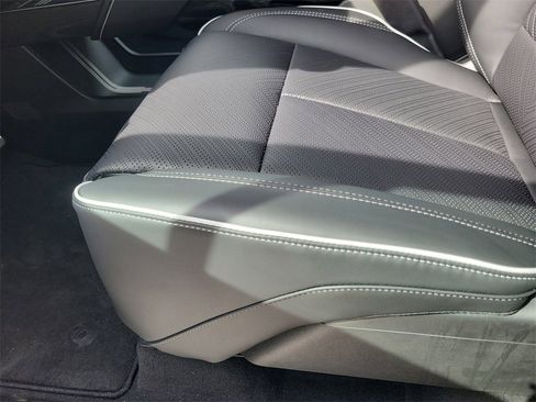 New 2026 Cadillac Vistiq Platinum image 11