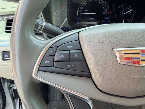 Used 2017 Cadillac XT5 Luxury w/ LPO, Wheel Lock Package FWD image 14