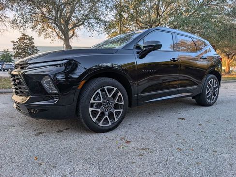 Used 2024 Chevrolet Blazer RS w/ Driver Confidence II Package image 3