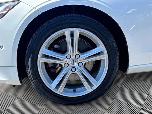 Used 2018 Volvo S90 T5 Momentum w/ Convenience Package image 34