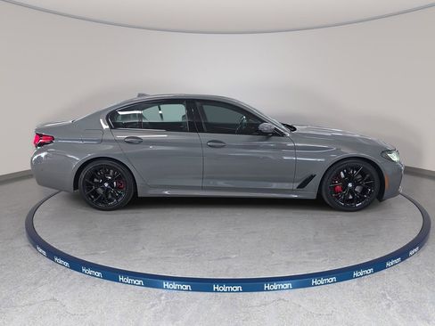 Used 2022 BMW M550i xDrive w/ Dynamic Handling Package image 5