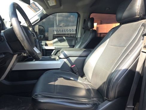 Used 2017 Ford F250 Lariat AWD/4WD image 9