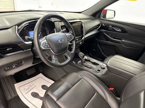 Used 2023 Chevrolet Traverse RS AWD/4WD image 9