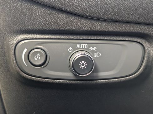 Certified 2022 Chevrolet Equinox RS w/ RS Leather Package FWD image 24