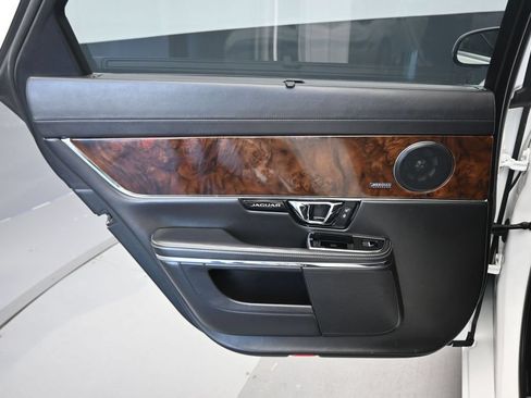 Used 2016 Jaguar XJ L Portfolio AWD/4WD image 34
