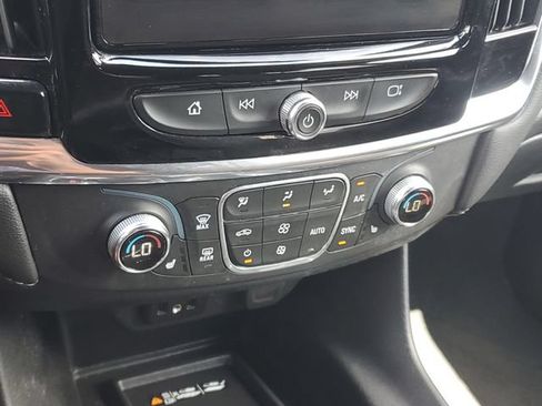 Used 2023 Chevrolet Traverse LT AWD/4WD image 27