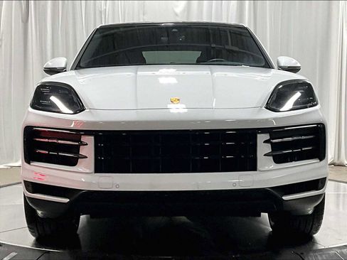 Used 2024 Porsche Cayenne S image 12