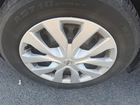 Used 2020 Nissan Rogue S FWD image 8