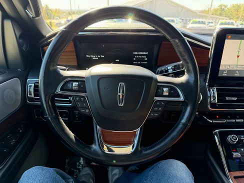 Used 2019 Lincoln Navigator L Reserve image 17