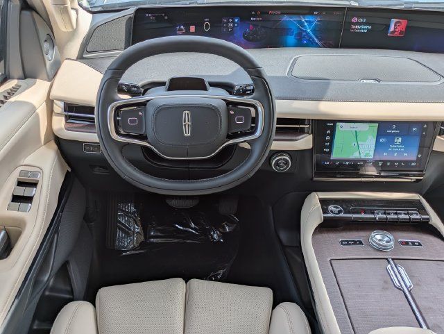 New 2027 Lincoln Navigator Premiere AWD/4WD image 16