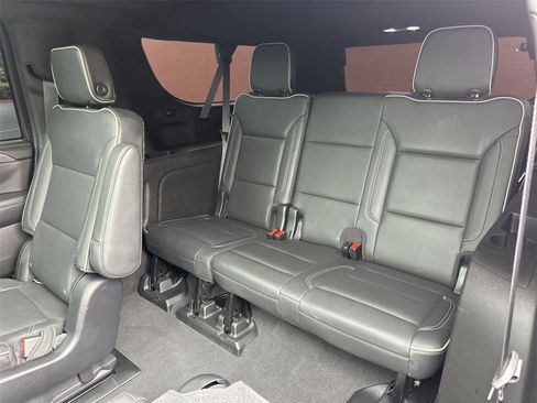 Used 2021 GMC Yukon XL SLT w/ SLT Premium Package AWD/4WD image 40