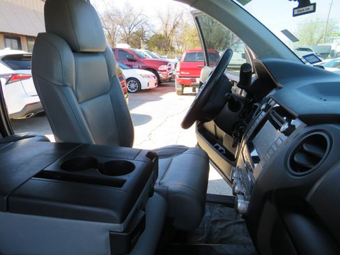 Used 2016 Toyota Tundra SR5 image 40