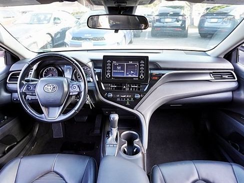 Used 2022 Toyota Camry SE FWD image 17