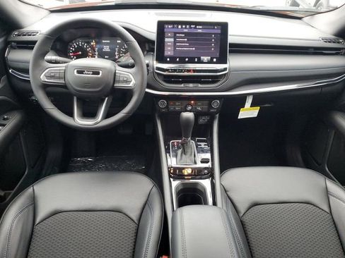 New 2026 Jeep Compass Latitude image 9