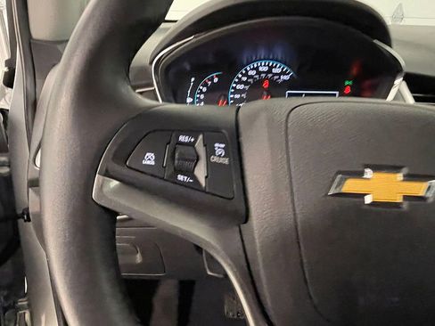 Used 2022 Chevrolet Trax LT w/ LT Convenience Package image 34
