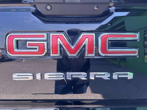 Used 2020 GMC Sierra 1500 Elevation w/ Elevation Value Package AWD/4WD image 12