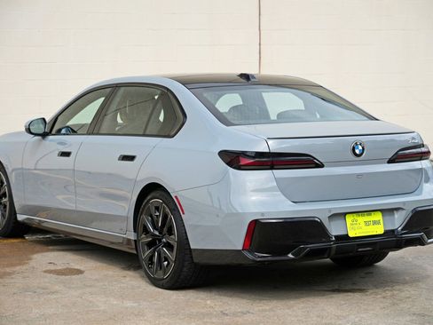 Used 2023 BMW 740i w/ Parking Assistance Package RWD image 60